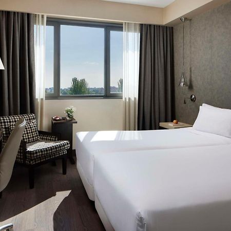 Nh Alcorcon Hotel Buitenkant foto