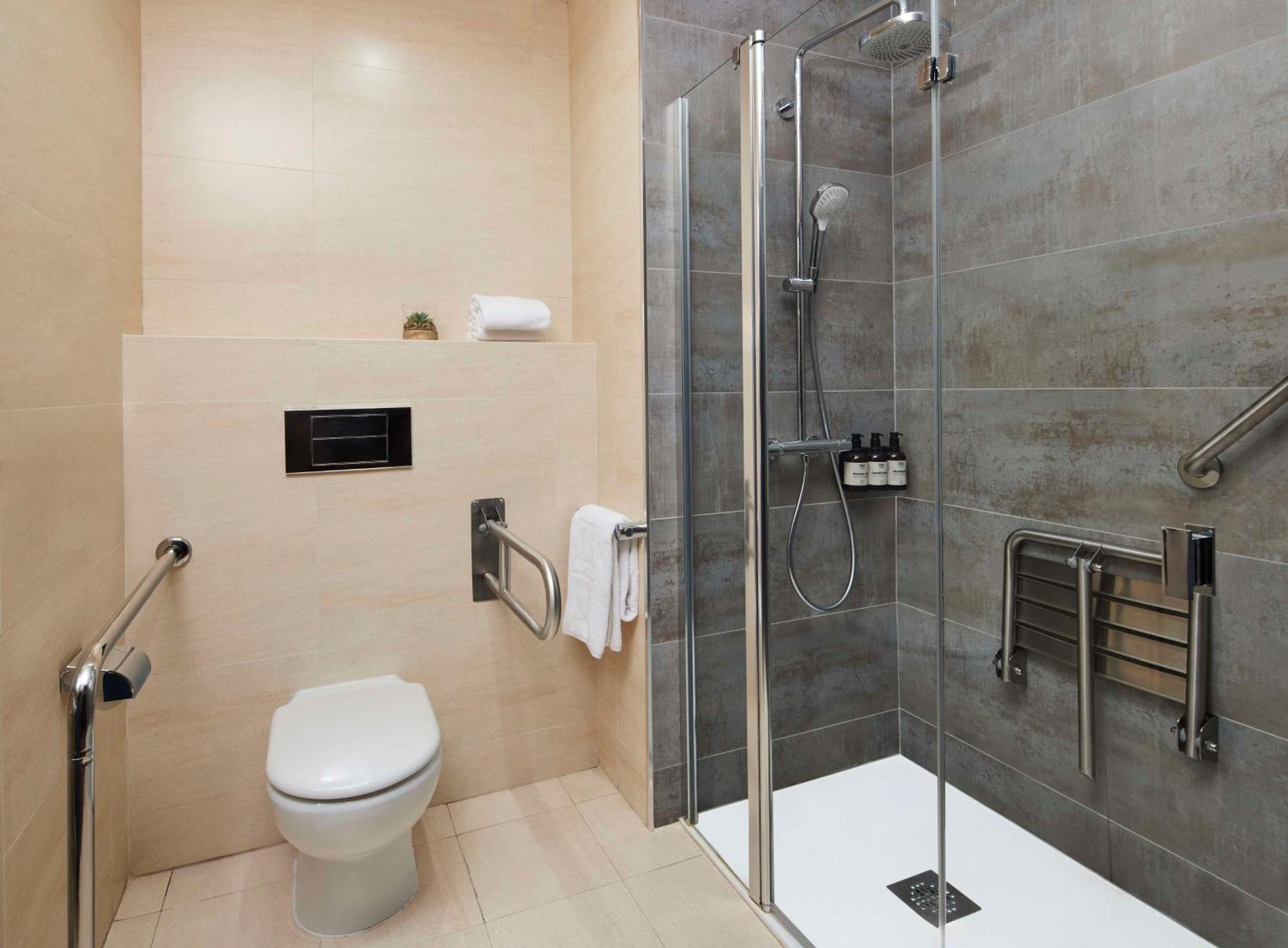 Nh Alcorcon Hotel Buitenkant foto