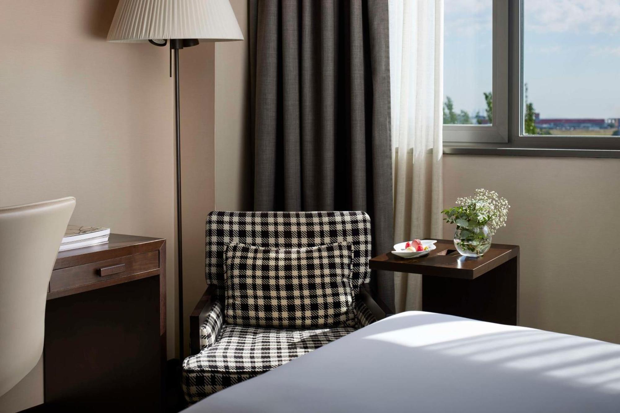 Nh Alcorcon Hotel Buitenkant foto