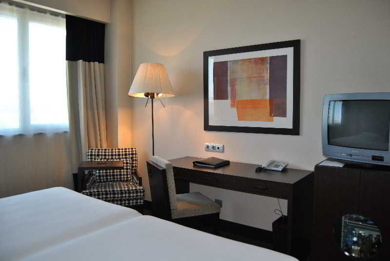 Nh Alcorcon Hotel Buitenkant foto