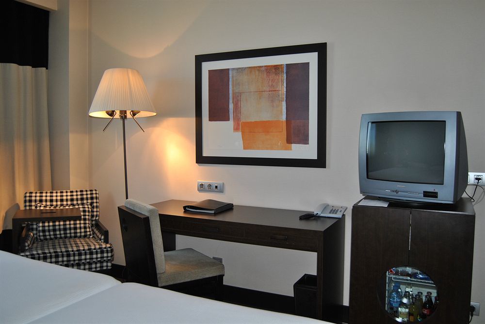 Nh Alcorcon Hotel Buitenkant foto