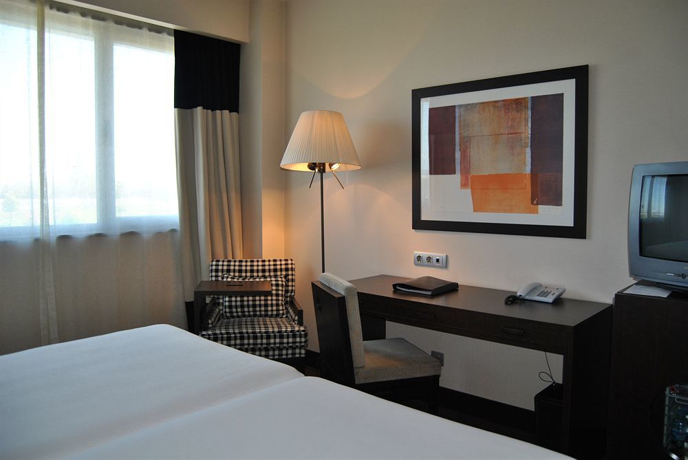 Nh Alcorcon Hotel Buitenkant foto