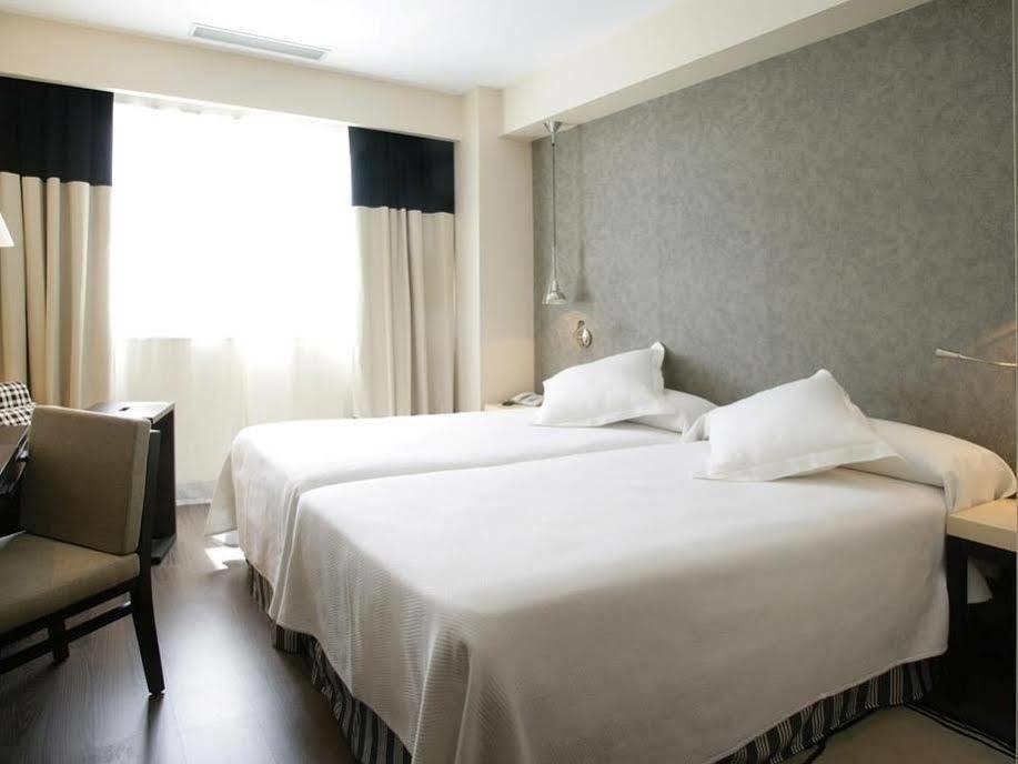 Nh Alcorcon Hotel Buitenkant foto